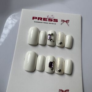 Press on nails
