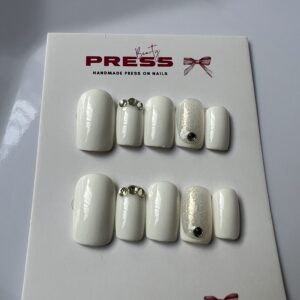 Press on nails